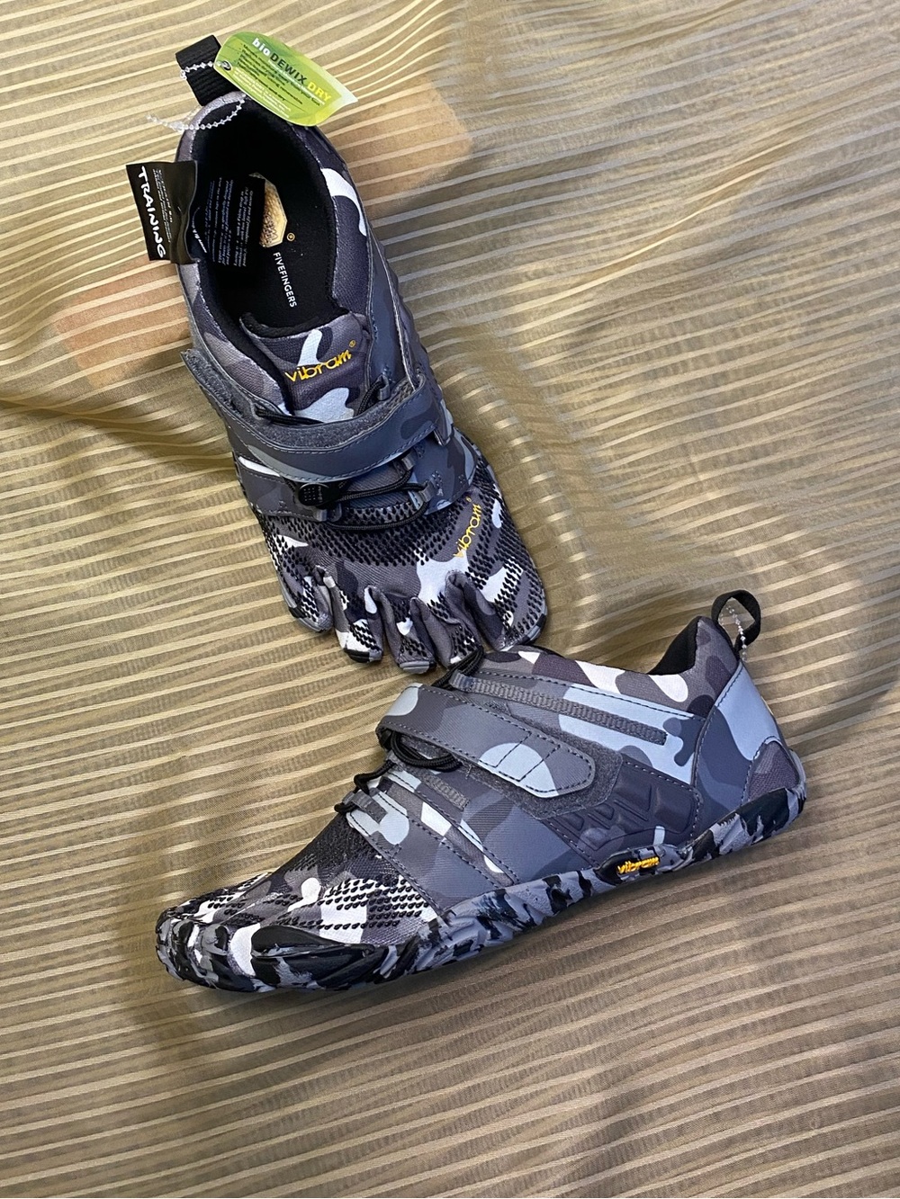 VIBRAM FiveFingers men Camouflage Gray Minimalist Lightweight Athletic shoes 8.5